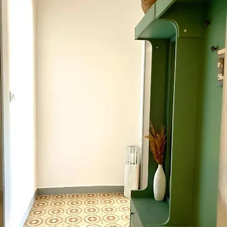 Loft 25 *
